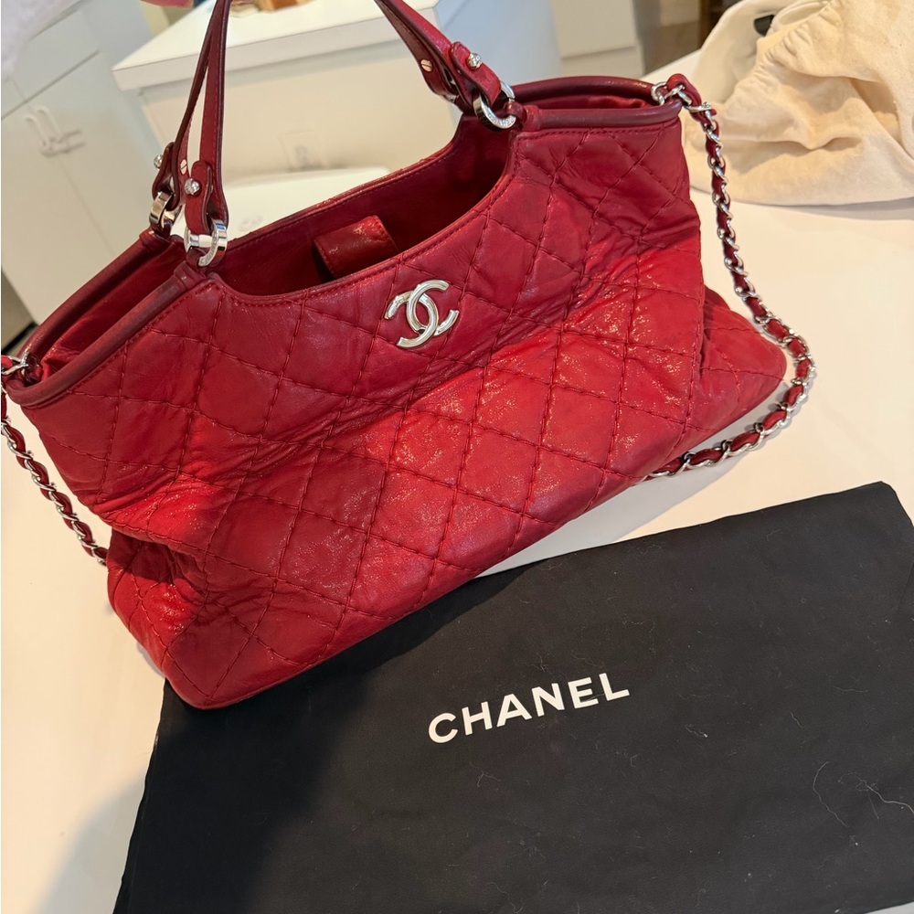 Authentic RARE Iridescent Chanel Tote - Picture 7 of 13
